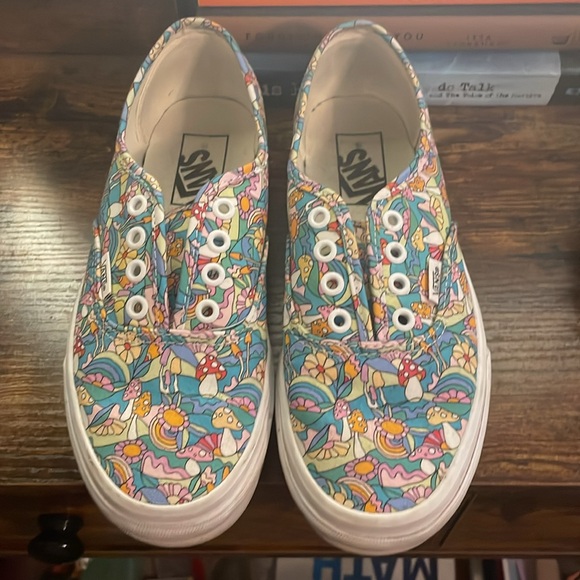 Vans - Picture 2 of 2